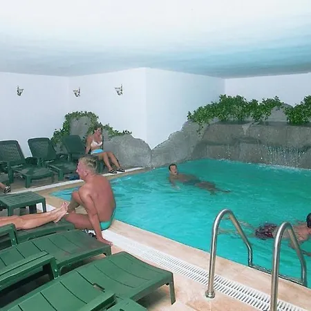 Hera Готель 2*