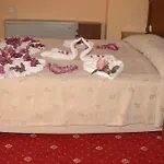 Hera Hotell Side