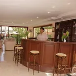Hera Hotell Side