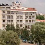 Hera Hotell Side
